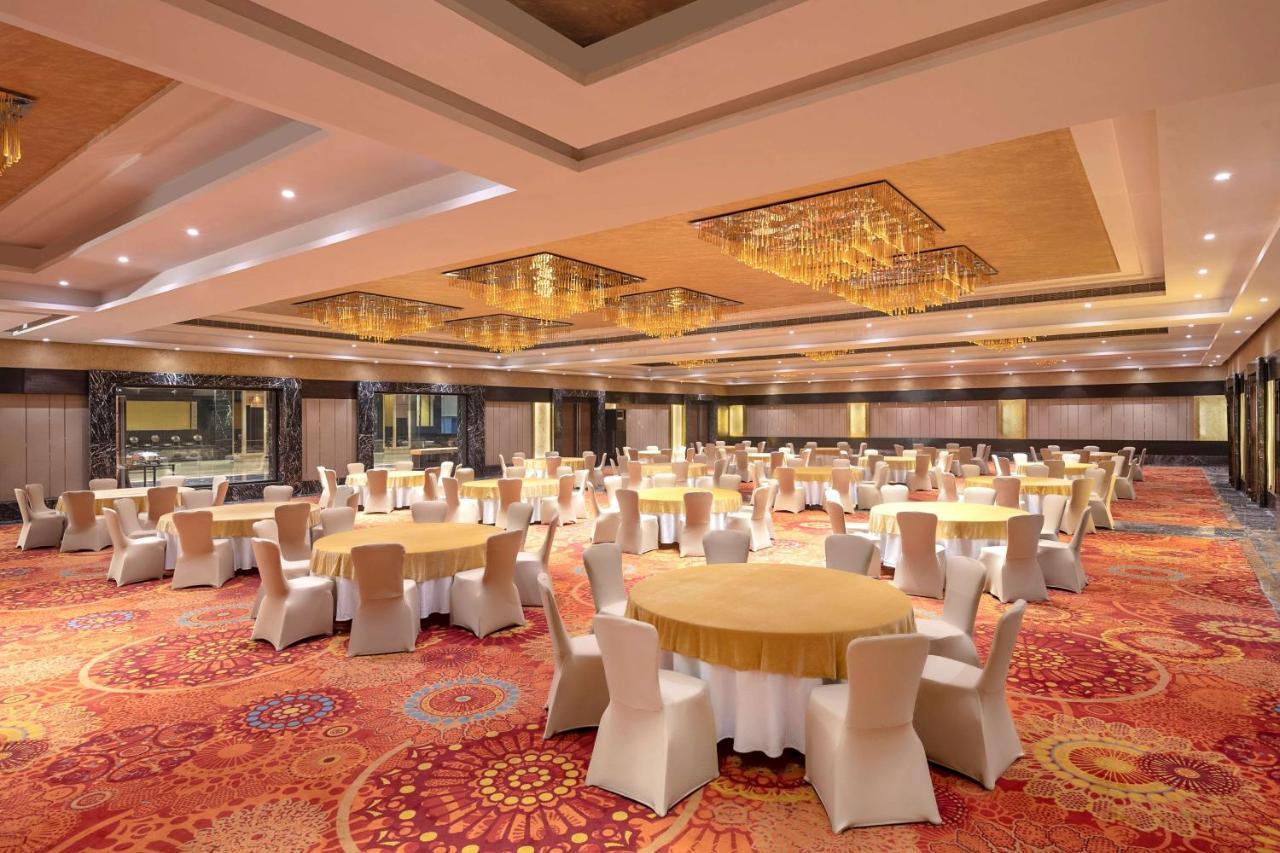 Radisson Blu Kaushambi Delhi Ncr Hotell Ghaziabad Eksteriør bilde