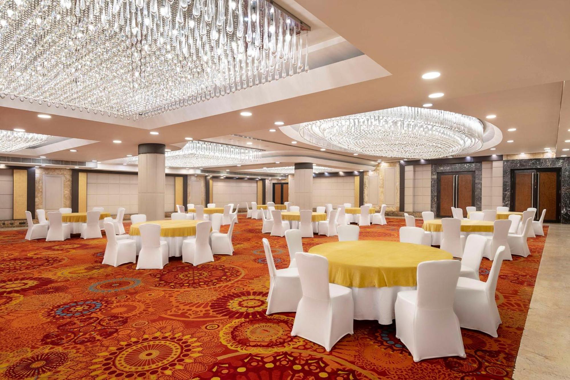 Radisson Blu Kaushambi Delhi Ncr Hotell Ghaziabad Eksteriør bilde